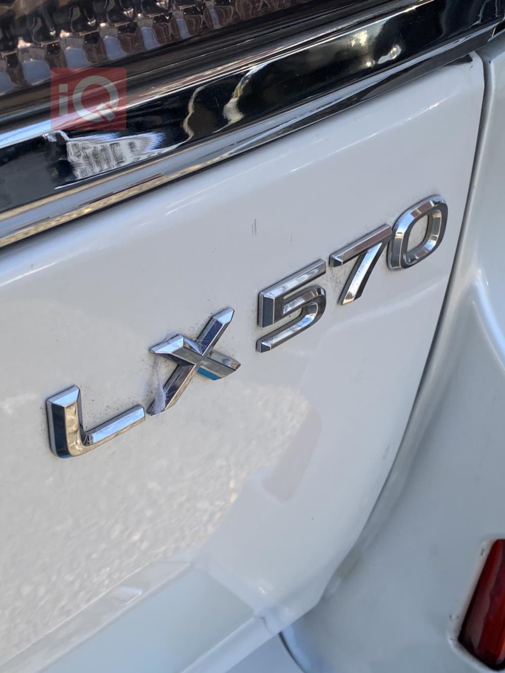 لكزس LX